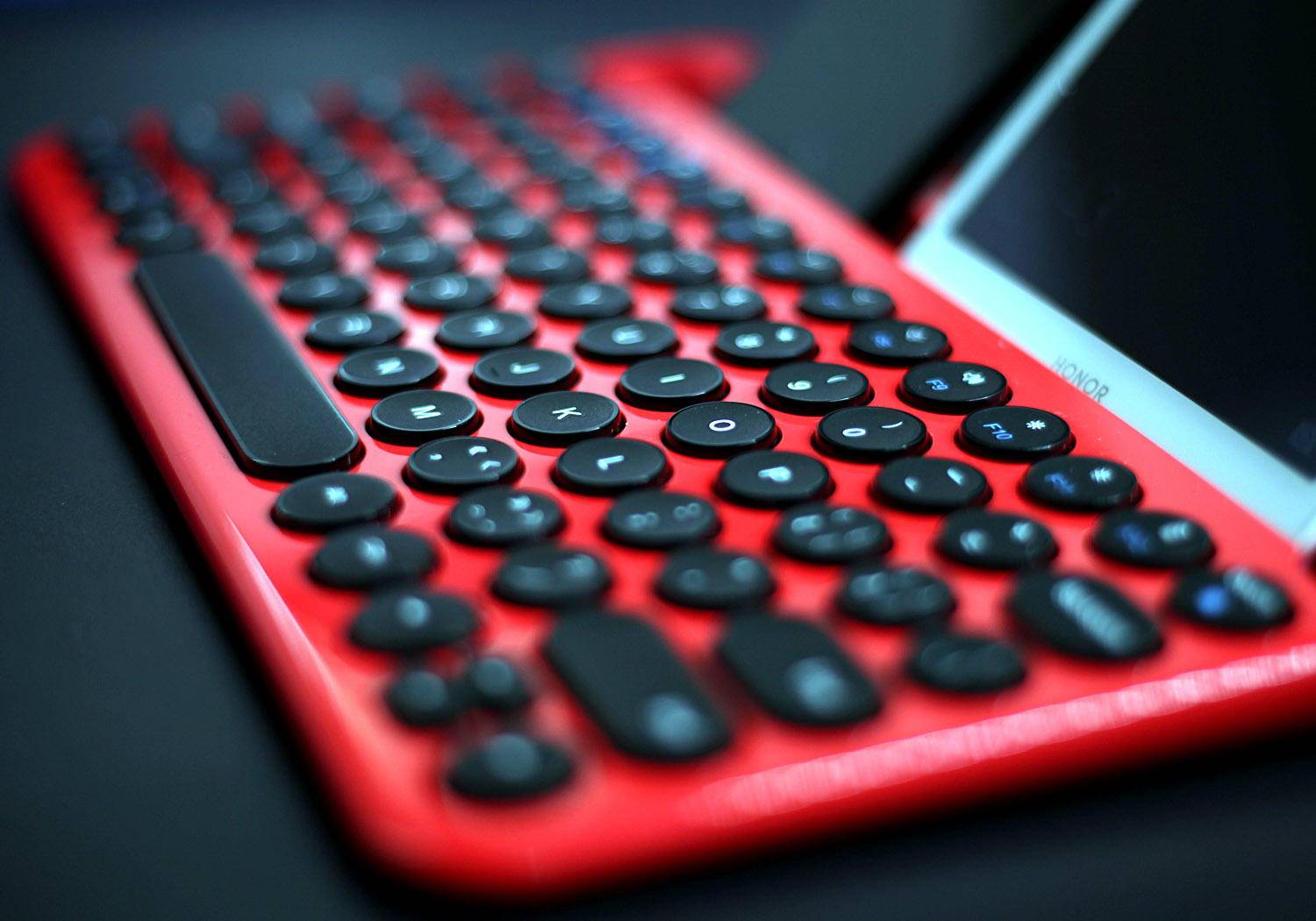 bow航世键盘质量怎么样,bow航世蓝牙折叠键盘最新款