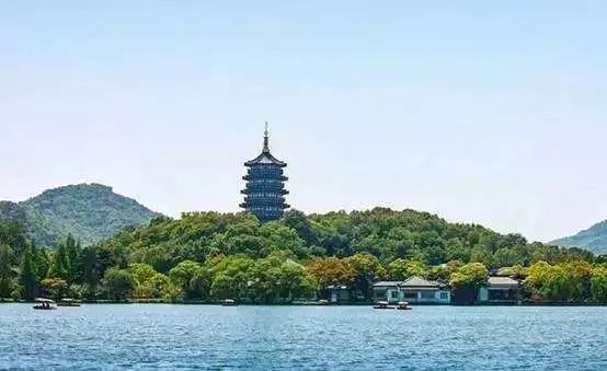 女生洗澡站着尿尿是好是坏？医生竟然这么说……