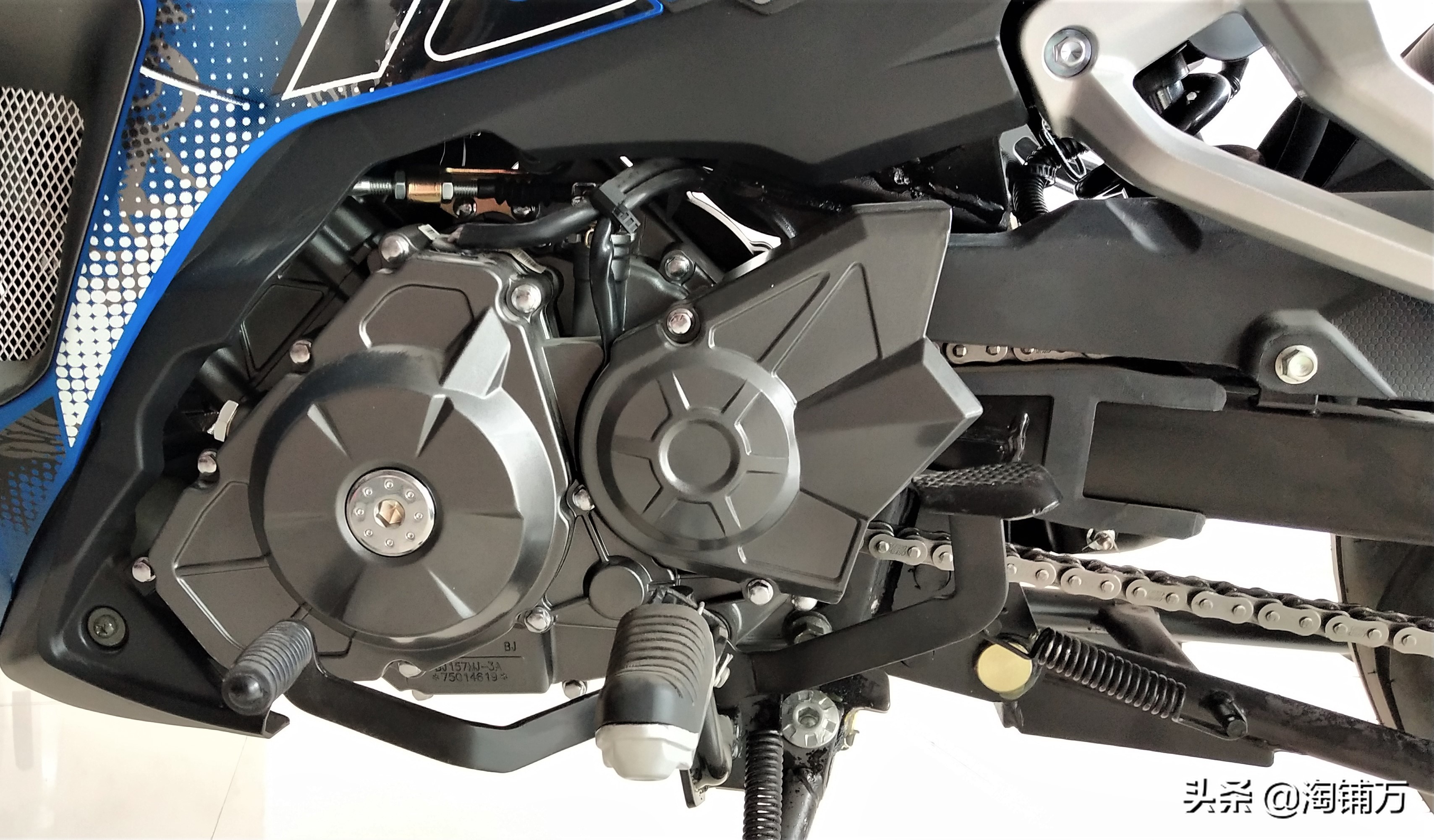 贝纳利弯梁rfs150i上海蓝牌,贝纳利弯梁rfs150i改装中间储物箱