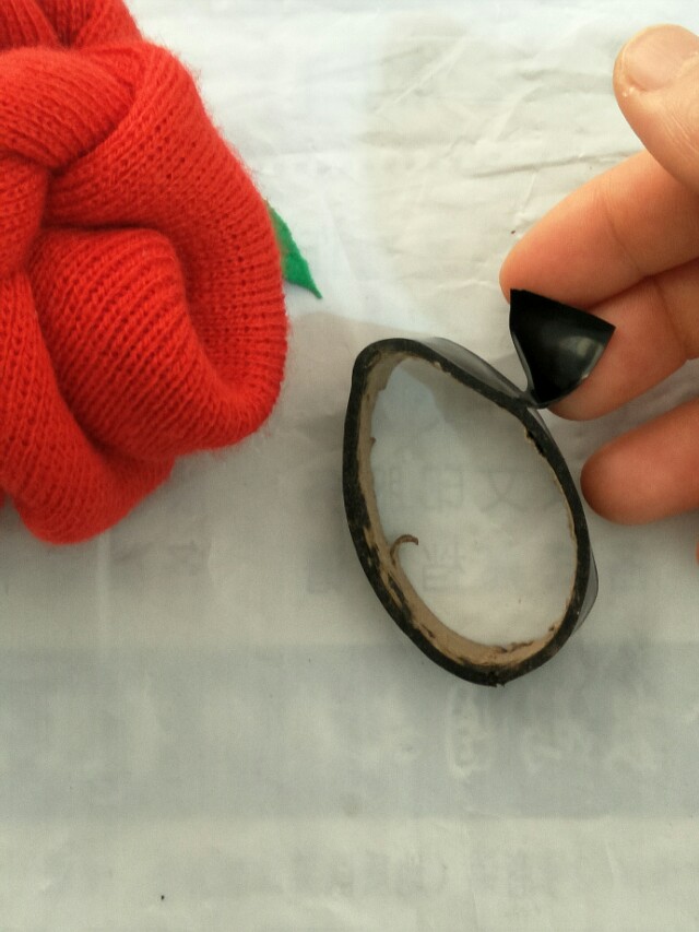 眼镜总是往下滑有什么妙招,眼镜容易滑落怎样调整眼镜框架