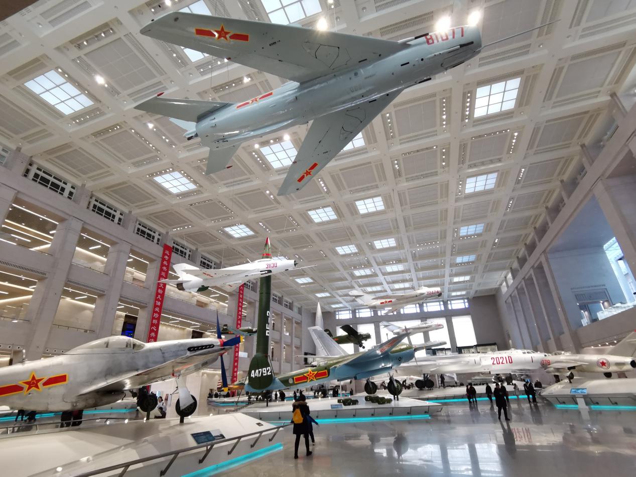 住在机场的人完整版,住在飞机场的人