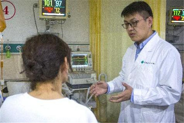 5岁孩子肾衰竭父母得知后悔不已,儿子肾衰竭妈妈选择保守治疗