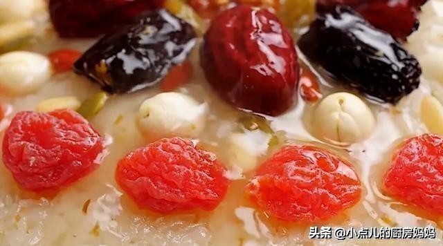 年夜饭上一定要蒸年年有余八宝饭,年夜饭之红糖糯米八宝饭