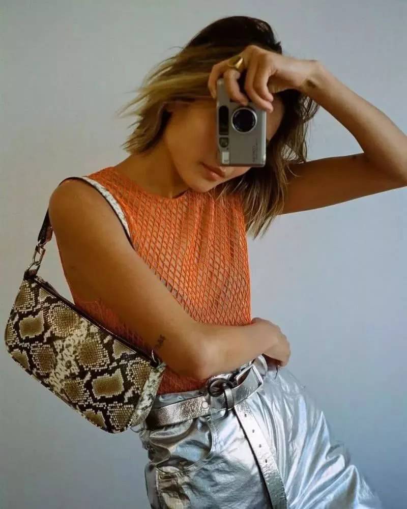 明星街拍包包香奈儿经典款,盘点街头出镜率最高的10款包包