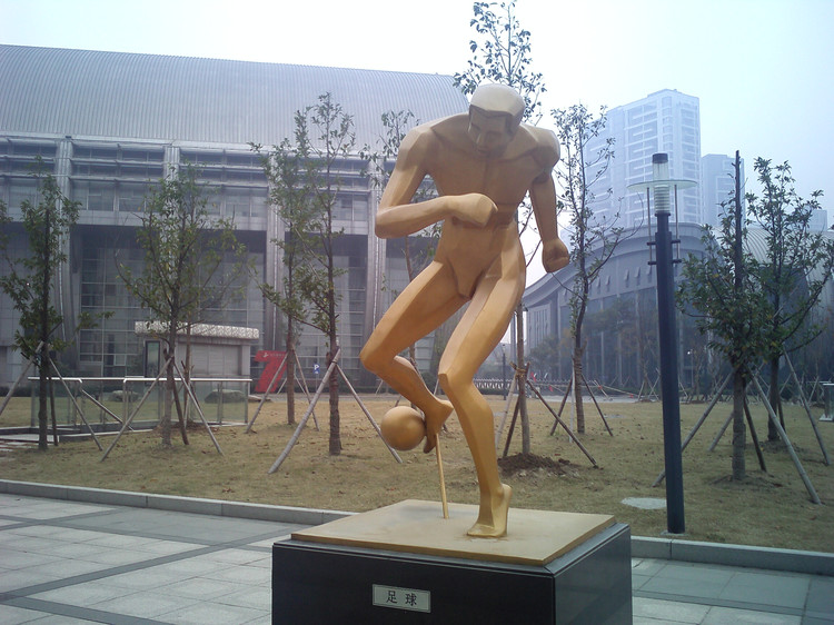 踢足球的好处和功效,踢足球的好处200字