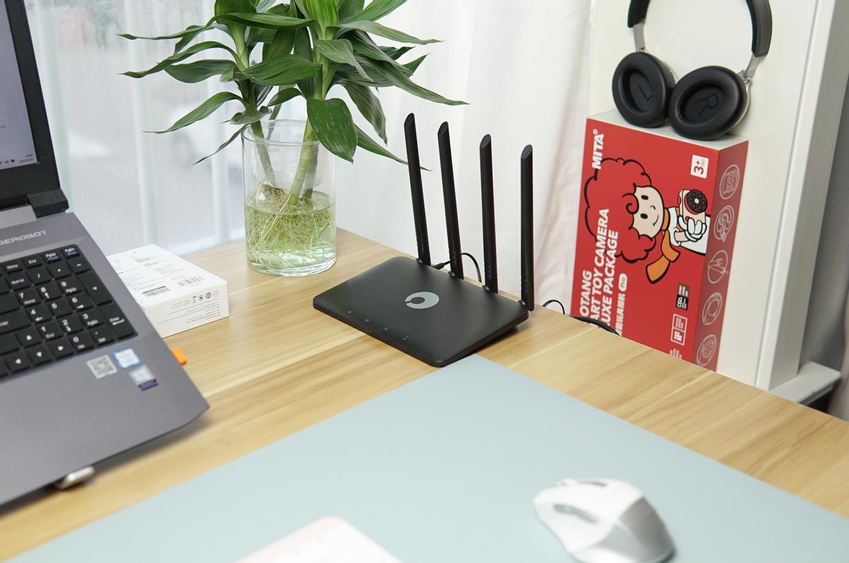 蒲公英x4c4g路由器堪比随身wifi,蒲公英4g路由器x4