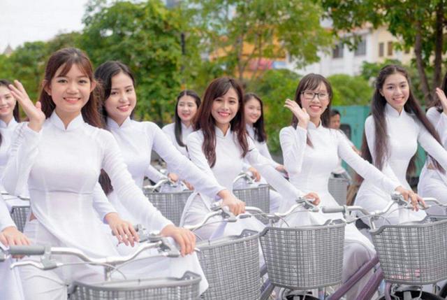 越南女孩欢迎中国人去旅游,大量越南女孩来到中国