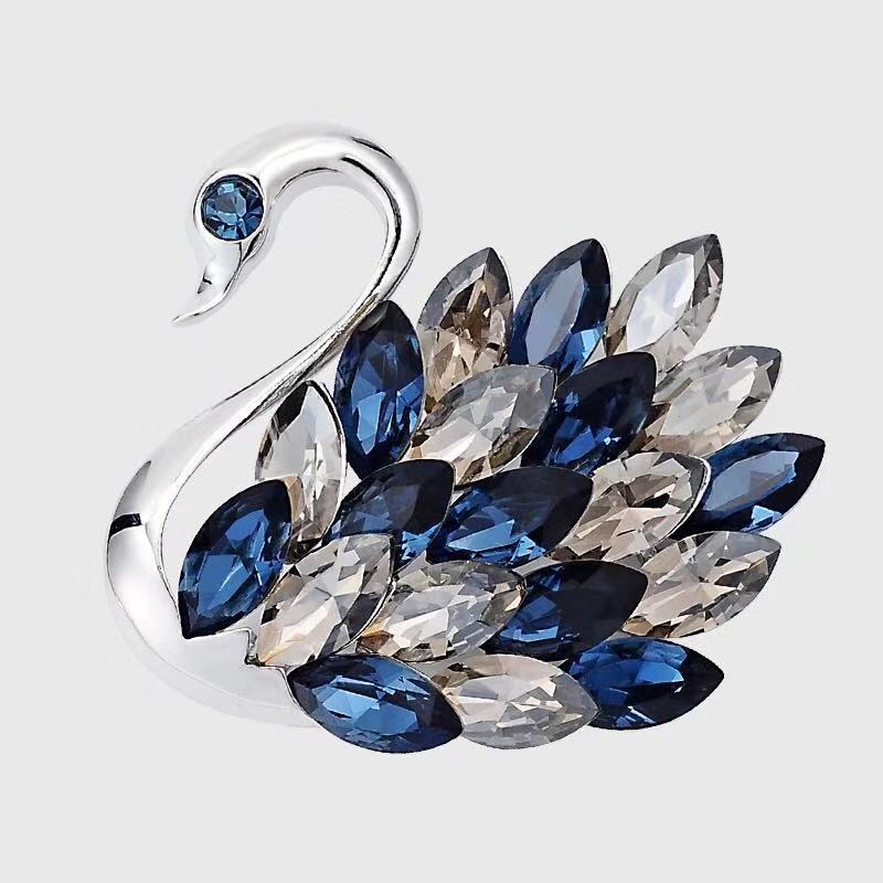 别上一枚胸针，让你温婉精致有气质