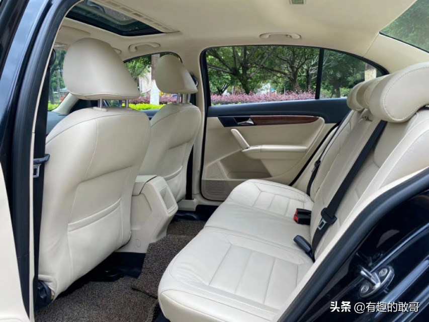 新到店2011年朗逸,2013年朗逸1.4t二手车能卖多少钱