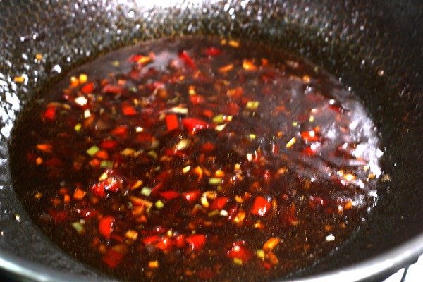 鲤鱼家常做法川菜干烧,家常鲤鱼清淡做法