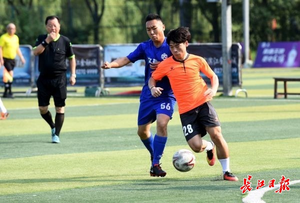 踢足球乐趣多,踢足球的愉快时光