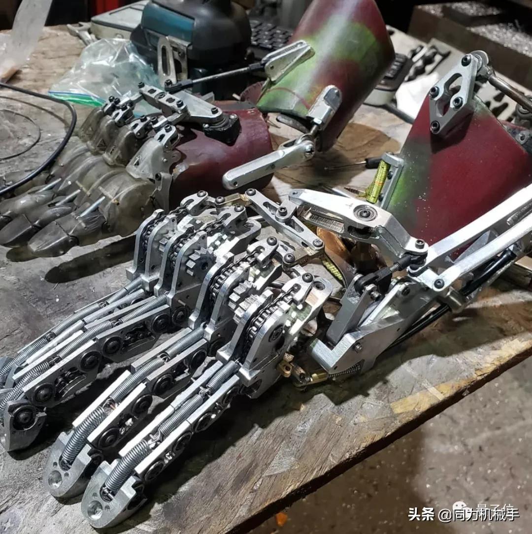 硬核机械手！失去手指的机械工程师独立打造