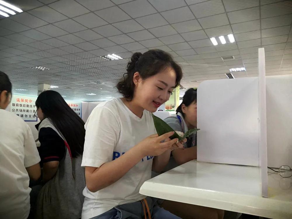 我们的节日•端午——遂宁七中召开端午座谈会