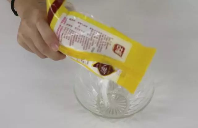 家里有蟑螂教你一招让蟑螂去无踪,家里有蟑螂怎么办用小妙招消除