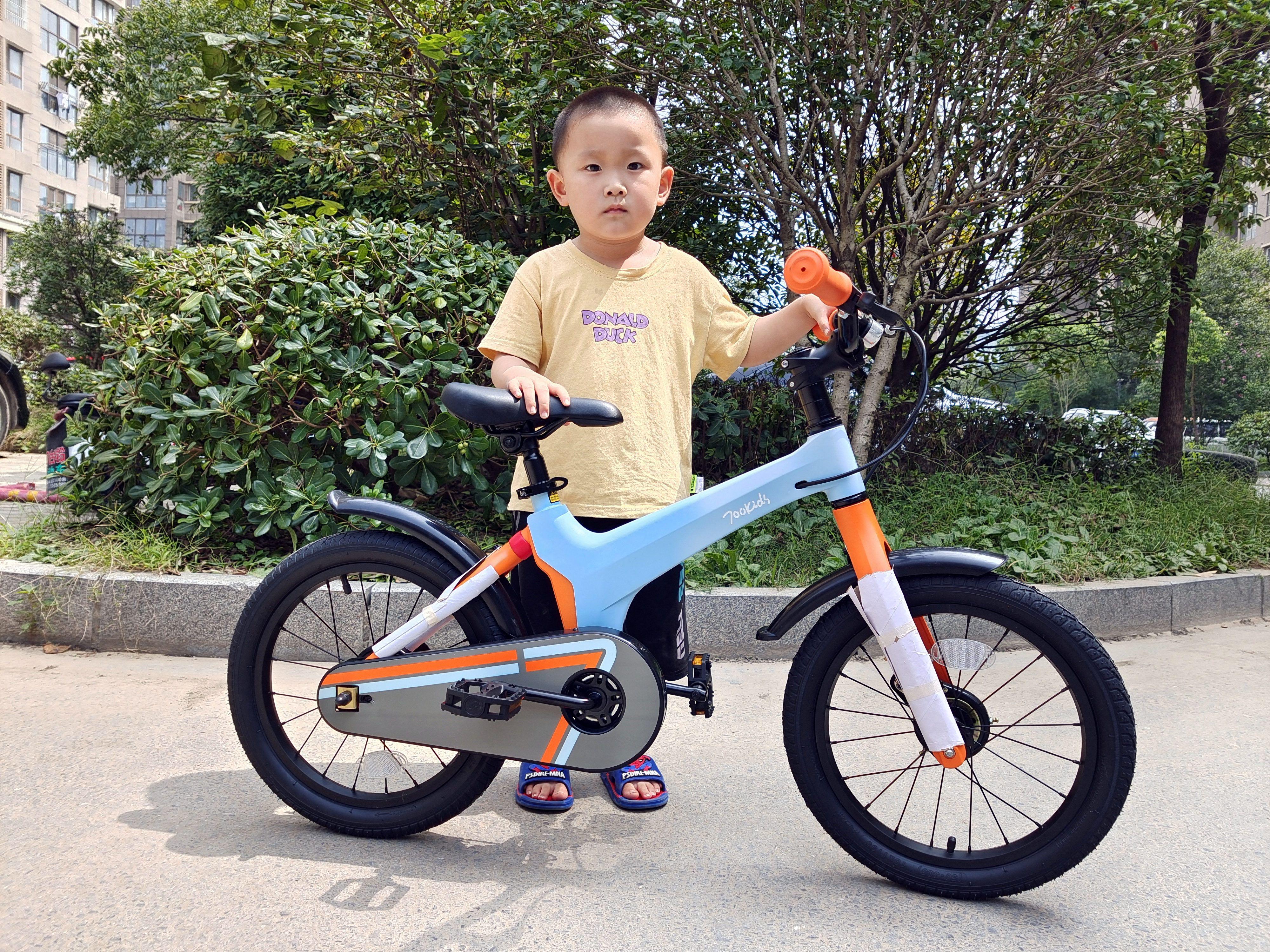 骑行不再成为负担，孩子使用更安全，柒小佰运动减震自行车体验