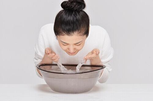 50岁女人心情焦虑吃什么药,50岁女人情绪低落不稳定会哭