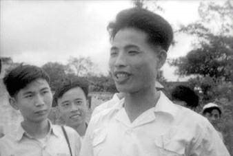 鲁迅玩伴闰土：57岁病逝后，留下5子，如今后代完成华丽转变