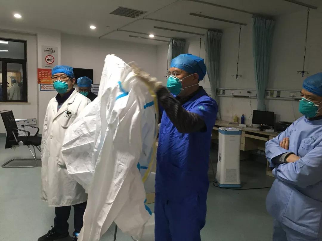 医院里的新冠患者越来越多,汉口医院特点