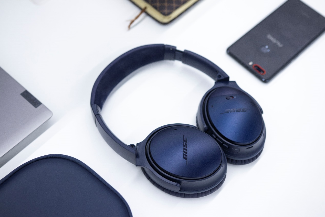 临近年终，戴上QC35让自己“静”入佳境