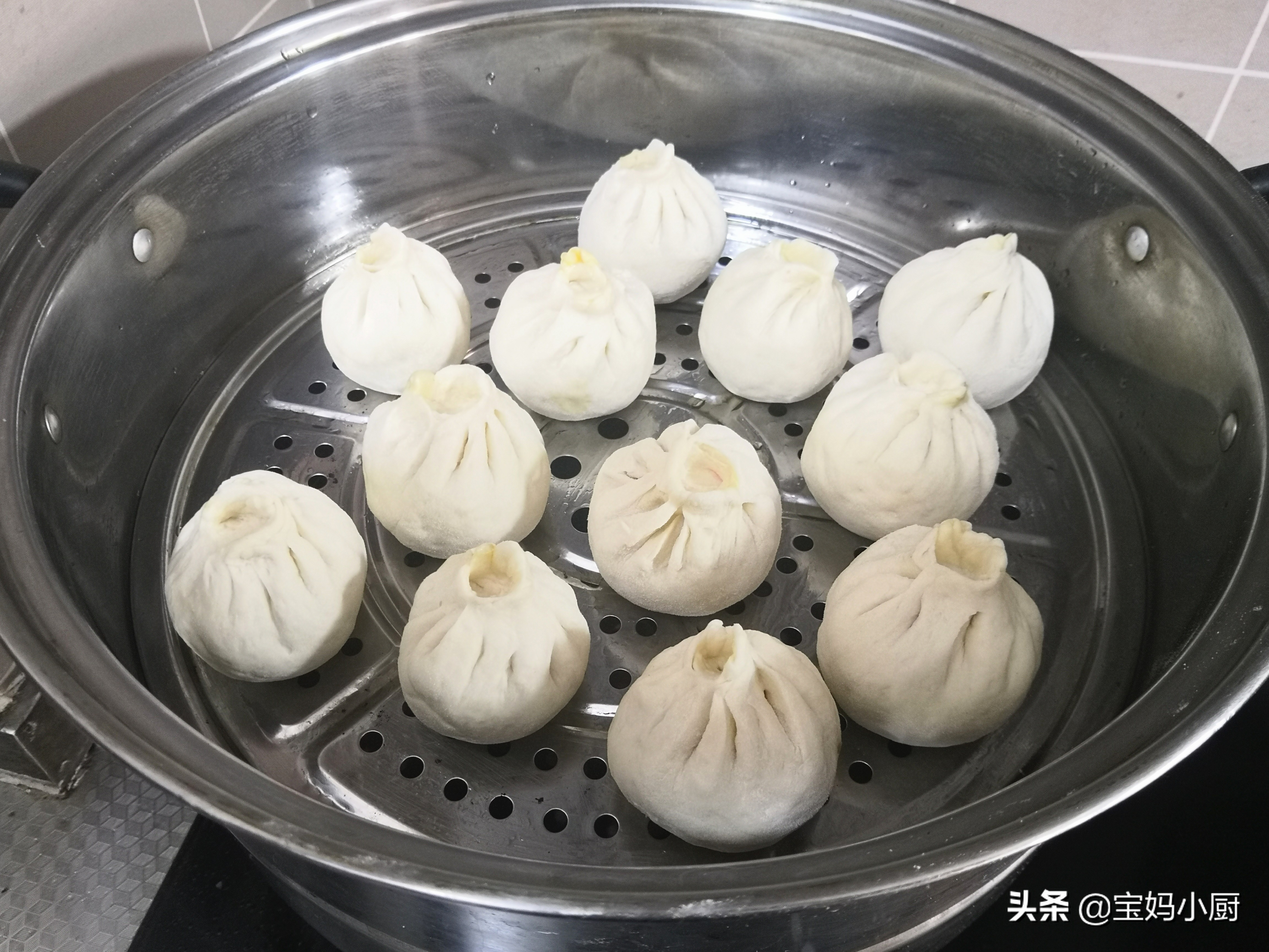 在家早餐小笼包子做法,自制香喷喷的包子和家常菜