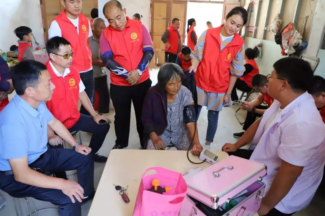 日行一善微行动暖民心,日行一善爱心传递