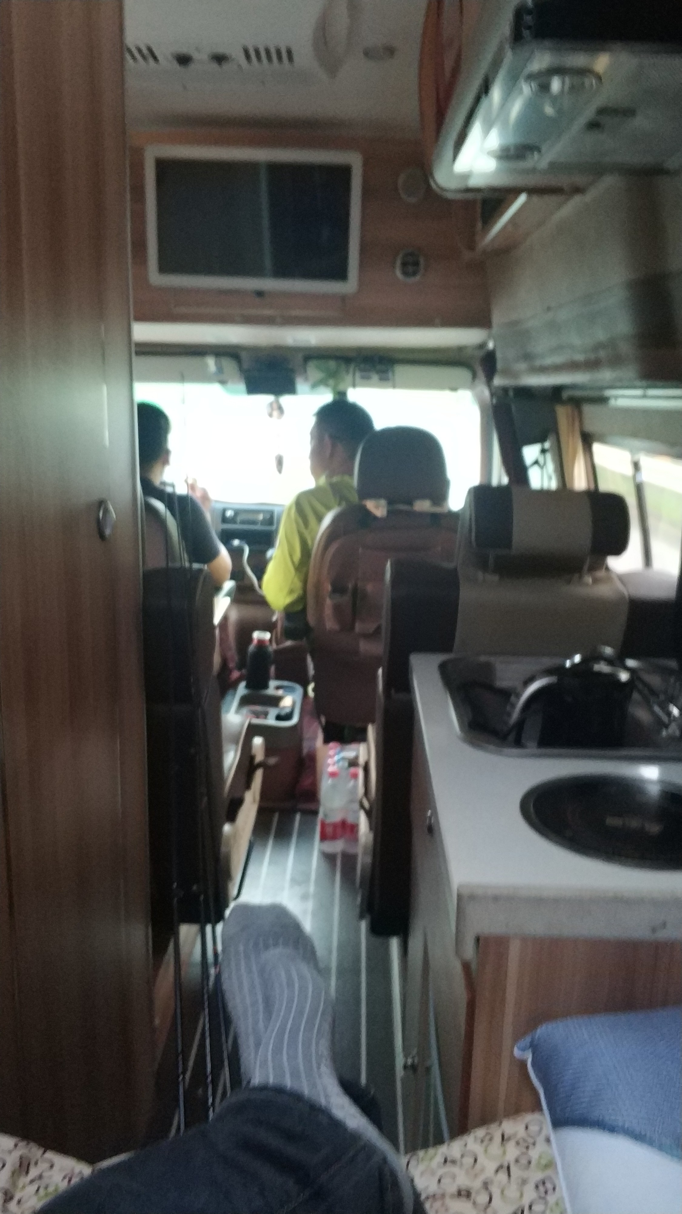 很惬意的路亚钓鱼,房车路亚野钓