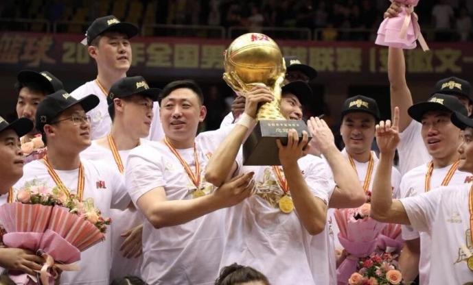 队史第2冠!安徽文一4-0横扫领头羊夺冠宫鲁鸣无愧中国篮坛教父