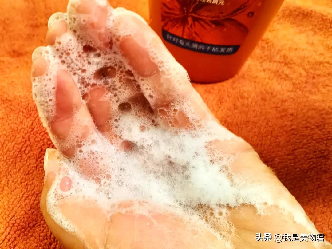 用什么洗发水既能去油又能蓬松,头发炸毛适合什么洗发水