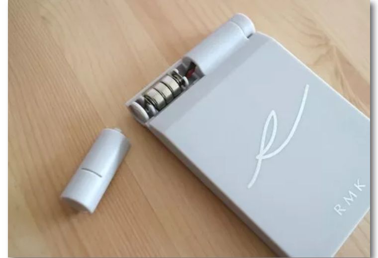 败了吗？朋友圈大火的杂志赠品拆出来看看