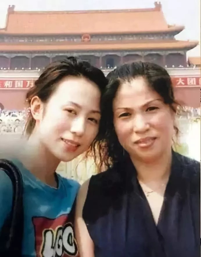 沈腾马丽吻戏是真的亲吗,马丽沈腾拍吻戏前吃驴肉火烧