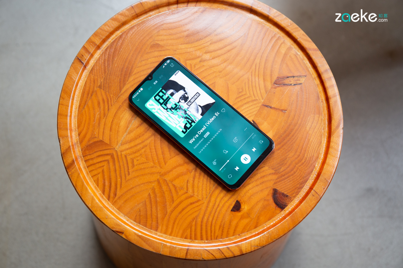 小米10青春版详细测评,小米10青春版测评刺激战场