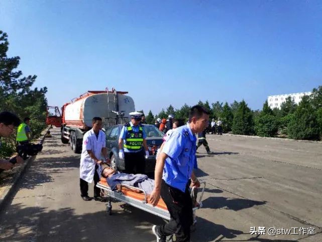 榆林博爱医院联合多部门开展交通事故应急演练