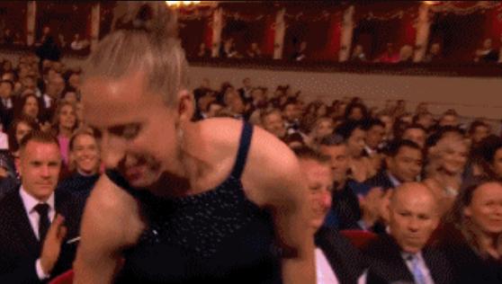 国际足联颁奖典礼梅西发言全过程,梅西当选世界足球先生亨利领奖