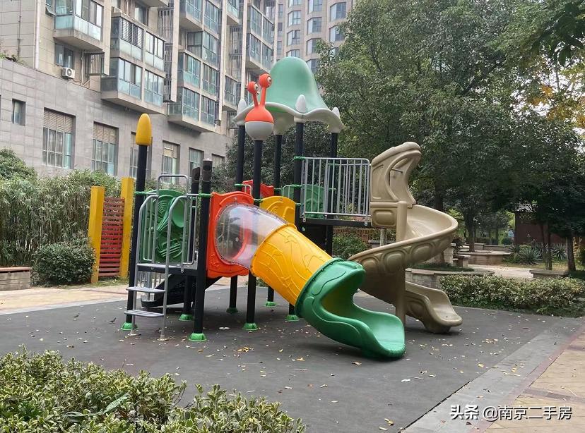 扎心！毗邻地铁，却房价垫底，业主吐槽：户型太奇葩