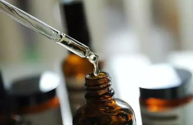 童颜纪虾青素精华测评,敷尔佳虾青素精华和红腰子