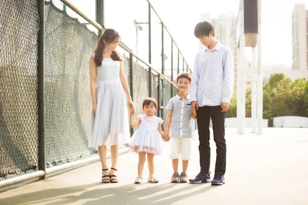 6岁英语演讲冠军,儿童主持人竞选英语自我介绍