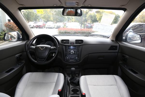 五菱宏光哪一款拉货好,五菱宏光厢货版3万公里