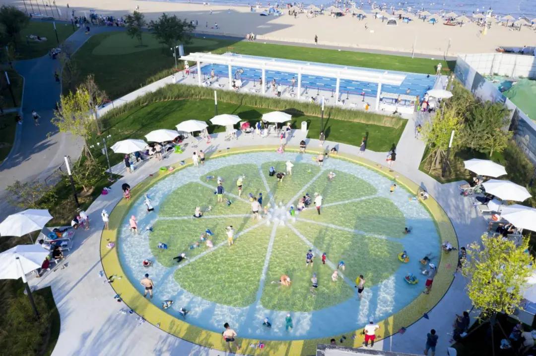 夏日清凉好去处泳池,夏日玩水胜地无边际泳池