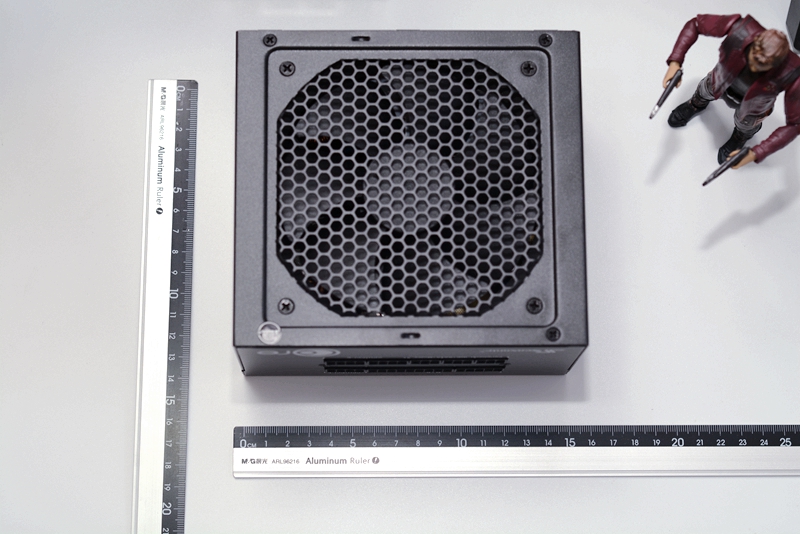 电脑的“心脏”不能马虎，换了新电源，谈谈高塔机箱走线