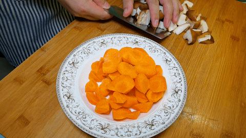 如何做米饭焖饭,米饭的懒人焖饭简单一点