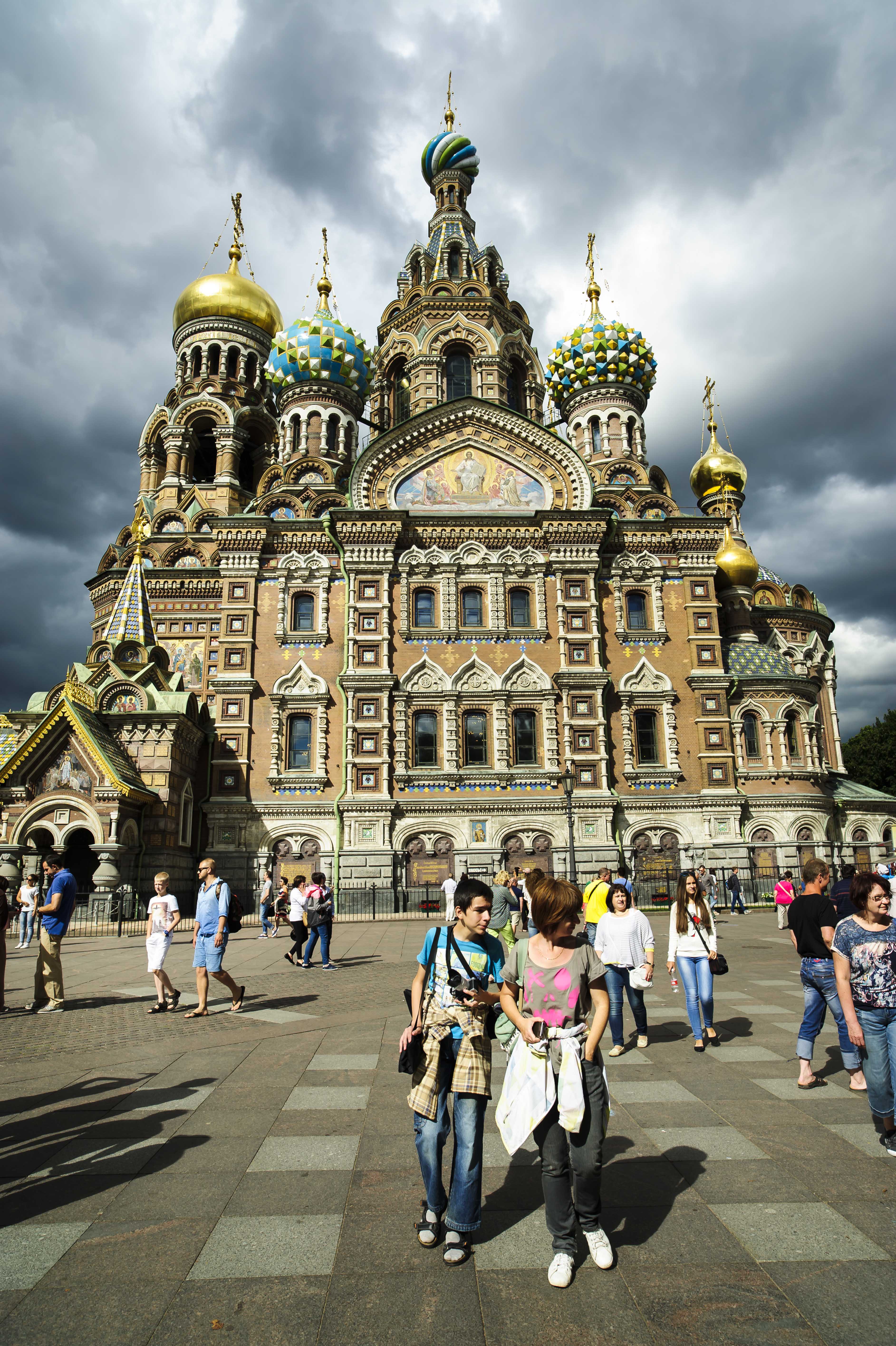 圣彼得堡景色迷人,圣彼得堡夏天的风景