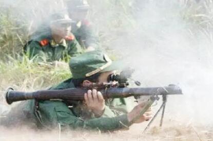 湖北第一悍匪组合，狠过白宝山，动用1500名*警武**，用火攻才解决