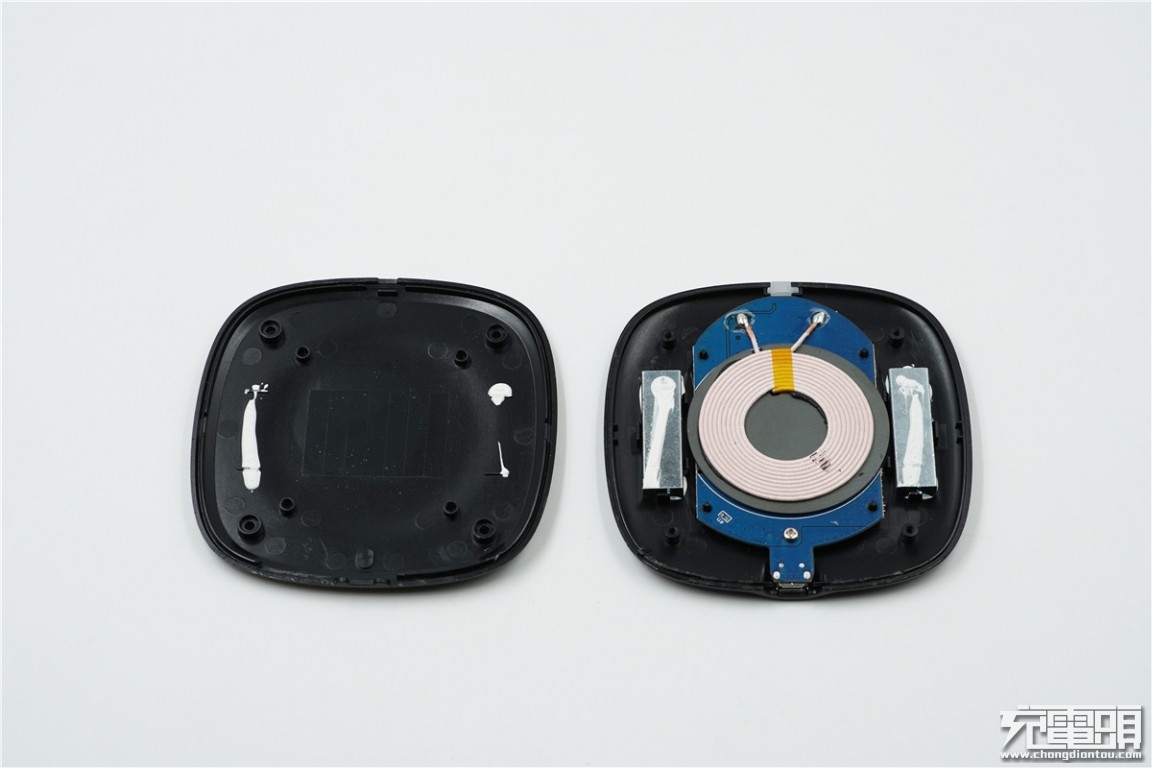 飞利浦到底有没有插排,飞利浦无线车充测评