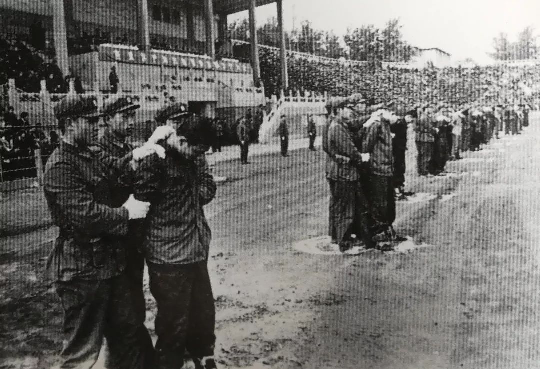 中国警服变迁的历史意义,警服变迁可以反映出什么