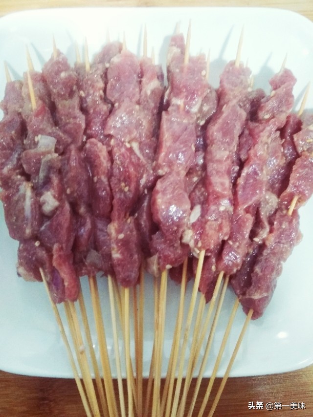 烧烤牛肉串嫩的秘诀,烧烤店烤牛肉嫩滑腌制方法