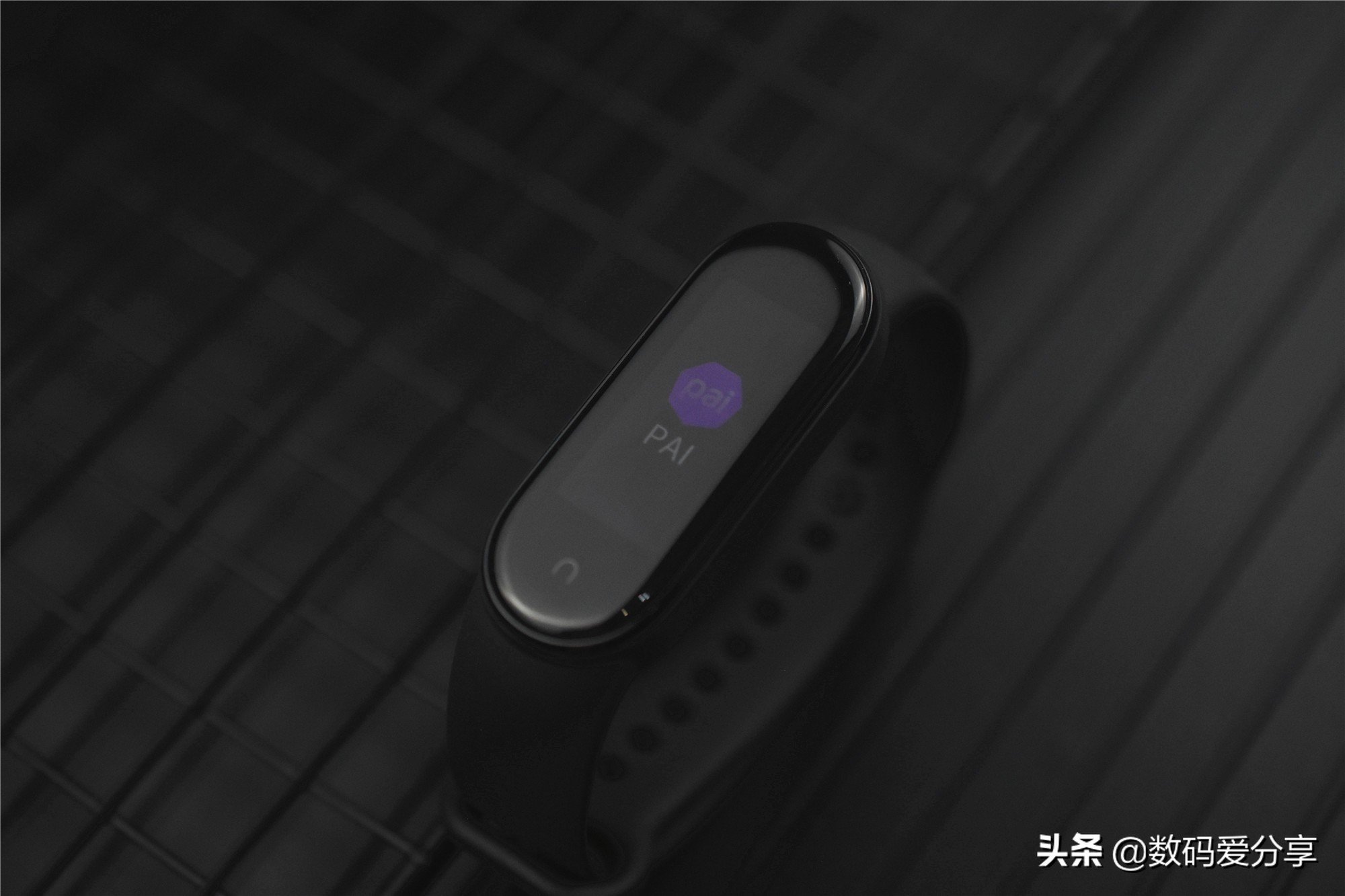 小米手环5体验：售价189，和小米手环4长得一样，还值不值得买？