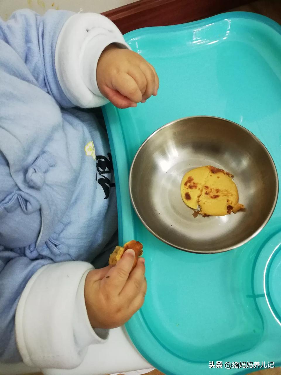 鸡蛋和虾可以一起给宝宝做辅食吗,四个半月的宝宝可以吃鸡蛋辅食