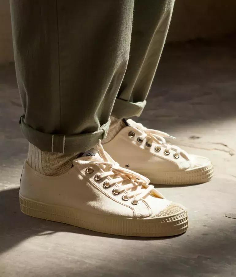 匡威帆布鞋好还是vans好,帆布鞋匡威vans