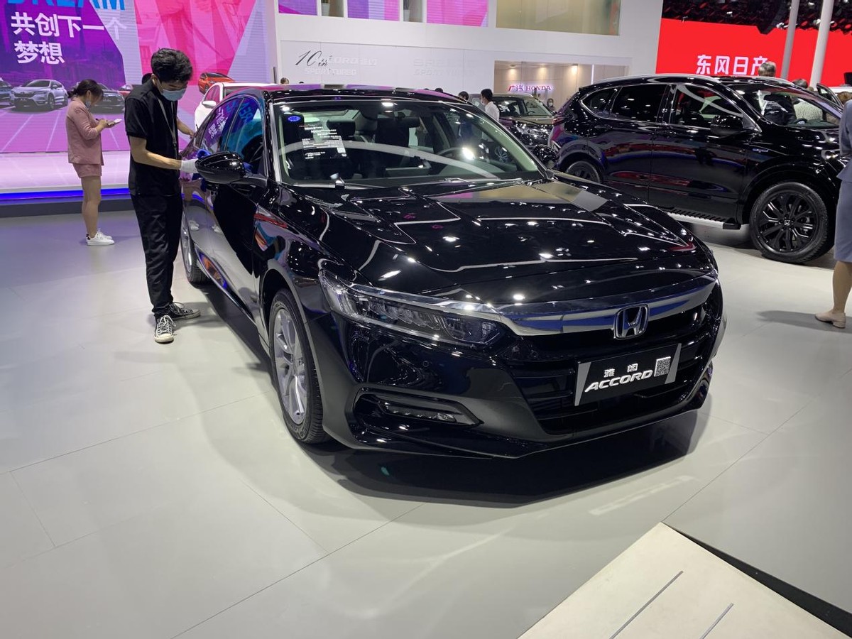 b级轿车推荐新款雅阁,雅阁十一代智享版配色选哪个