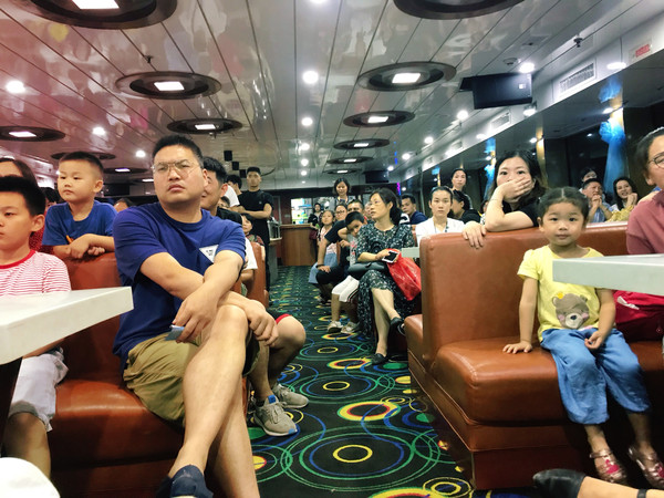 珠澳海湾夜游，看遍左手澳门右手珠海的繁华